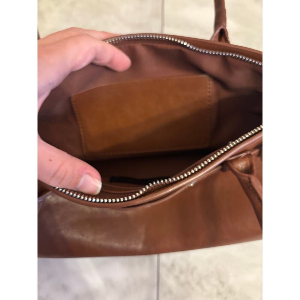 House Of Harlow Autumn Brown Vegan Leather Shoulder Bag Purse NWT Baguette - Picture 8 of 9